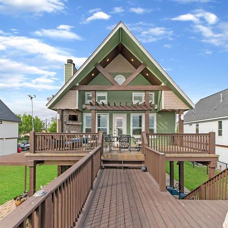 Luxury Waterfront Home Family And Pet Friendly Near Surfside Beach 11 Mins Freeport Exterior photo