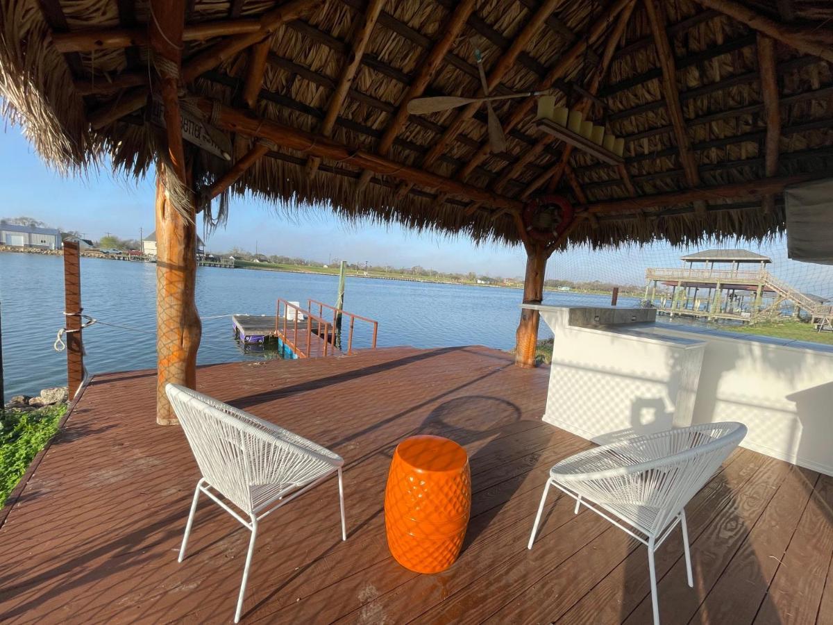 Luxury Waterfront Home Family And Pet Friendly Near Surfside Beach 11 Mins Freeport Exterior photo