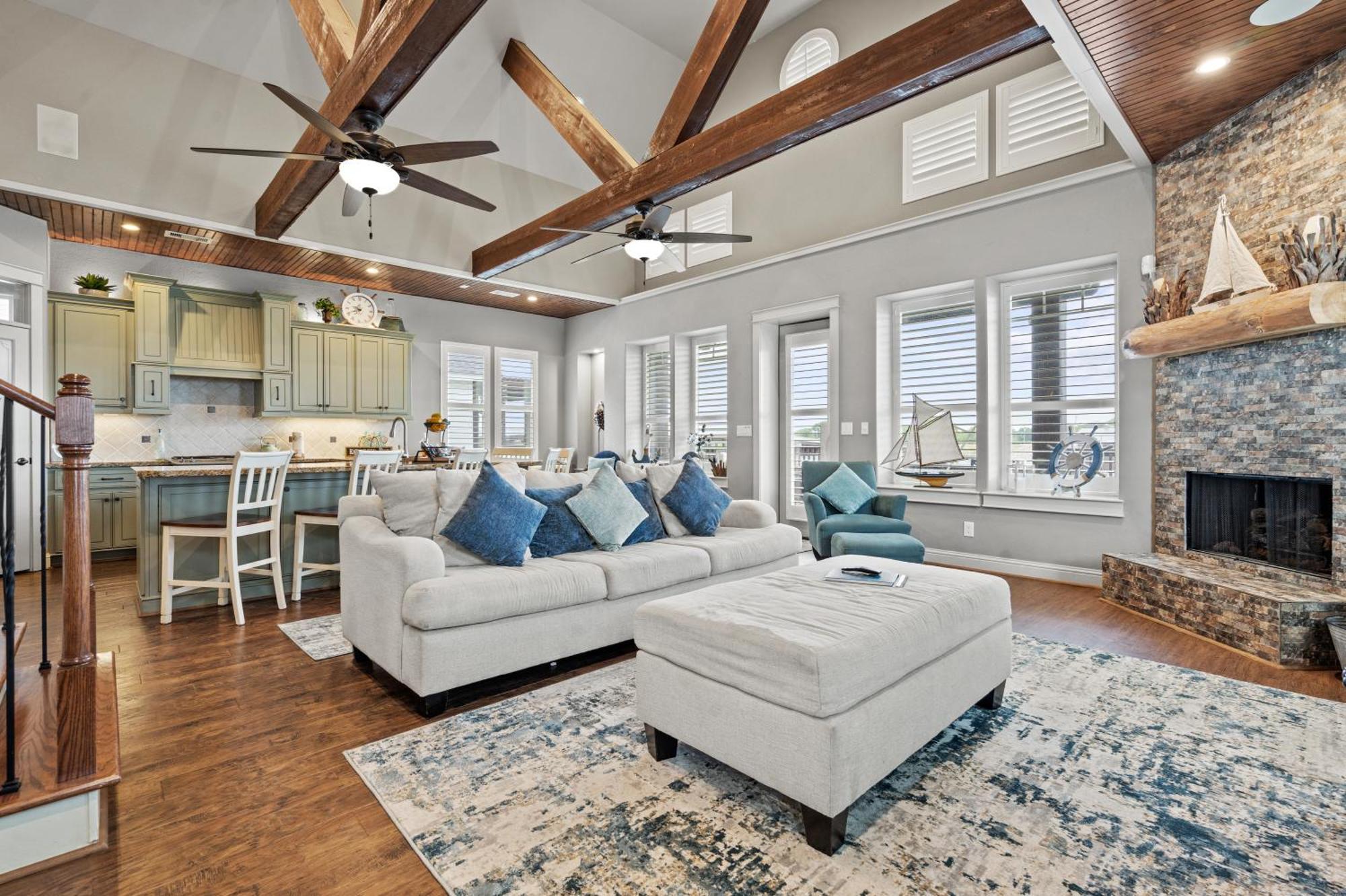 Luxury Waterfront Home Family And Pet Friendly Near Surfside Beach 11 Mins Freeport Exterior photo
