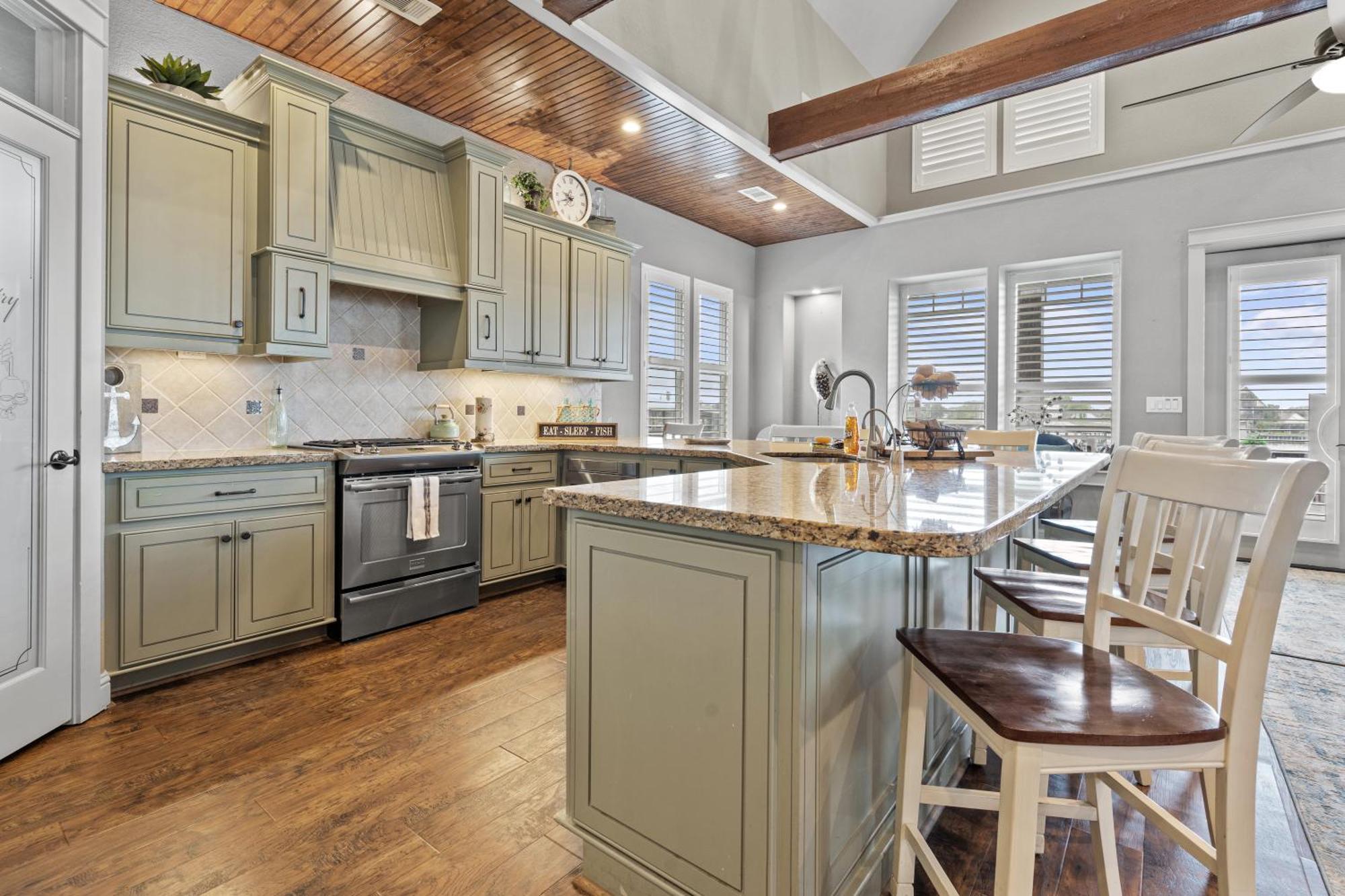 Luxury Waterfront Home Family And Pet Friendly Near Surfside Beach 11 Mins Freeport Exterior photo