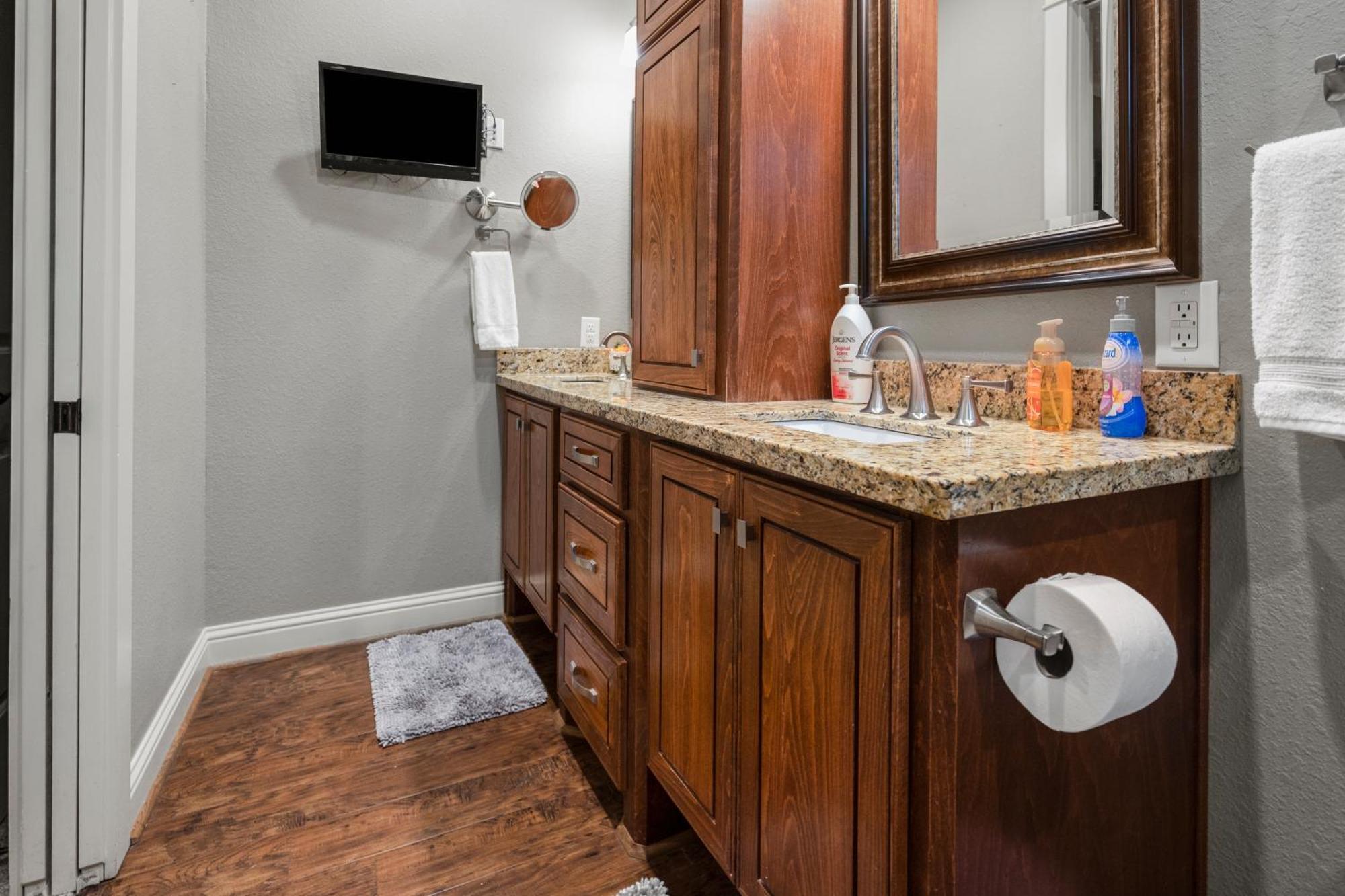 Luxury Waterfront Home Family And Pet Friendly Near Surfside Beach 11 Mins Freeport Exterior photo