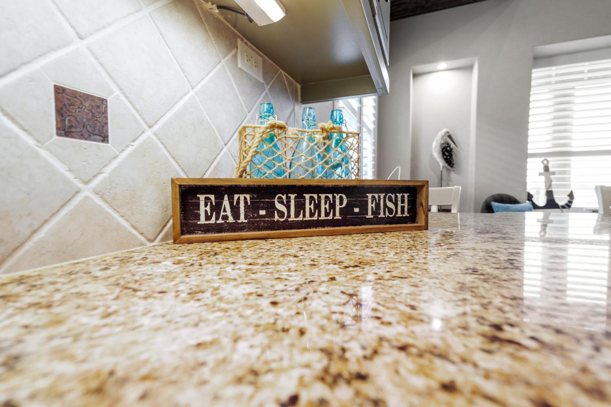 Luxury Waterfront Home Family And Pet Friendly Near Surfside Beach 11 Mins Freeport Exterior photo